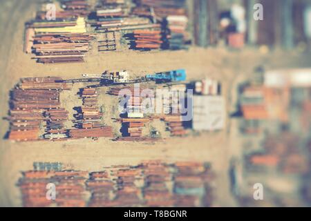 Antenna vista superiore di acciaio industriale stogare posto. Foto realizzate da fuco dal di sopra. Foto Stock