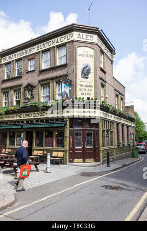 La parte esterna del Signore Clyde public house, Clennam Street, Southwark, Londra SE1, Regno Unito Foto Stock
