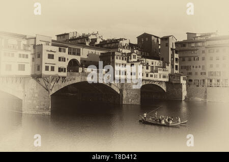 Il Ponte Vecchio, una pietra medievali chiuso-spandrel arco ponte sopra il fiume Arno a Firenze, nota per aventi ancora negozi costruiti Foto Stock