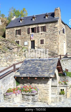 Francia, Hautes Pirenei, Aure valle, SAINT LARY SOULAN, Soulan distretto con il suo servizio lavanderia Foto Stock