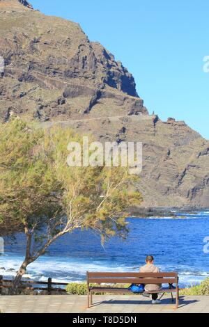 Spagna Isole Canarie, Tenerife, provincia di Santa Cruz de Tenerife, a Buenavista del Norte, dalla spiaggia Las Arenas Foto Stock