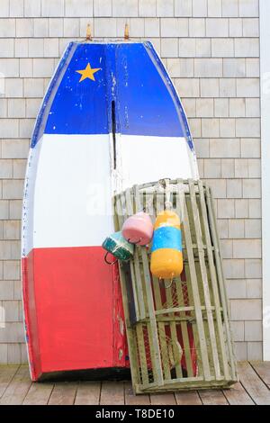 Canada, New Brunswick, Acadie, Westmorland County, Shediac (auto-proclamato Lobster Capitale del mondo), Acadian bandiera barca colorata Foto Stock