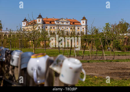 Un insieme univoco di edifici barocchi e giardini è stato Milotice Chateau - Sud regione Moravia, Repubblica Ceca Foto Stock