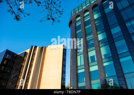 Edificio per uffici in Paseo de la Castellana. La città di Madrid, Spagna Europa Foto Stock