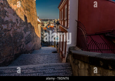 Strade e mendicanti a Praga Foto Stock