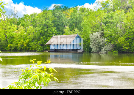 Bellissimo Parco Herastrau da Bucarest, Romania in una giornata di primavera. Foto Stock