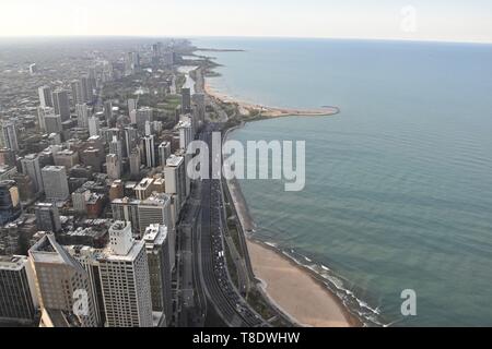 Chicago al tramonto visto da sopra a 360 Chicago in cima il John Hancock Center, vicino al lato nord, Magnificent Mile di Chicago, Illinois, Stati Uniti d'America Foto Stock
