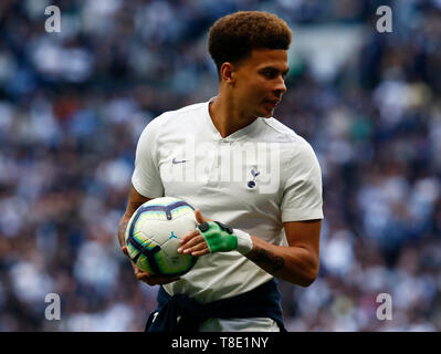 Londra, Regno Unito. Il 12 maggio 2019. Tottenham Hotspur's dele Alli durante la Premier League inglese tra Tottenham Hotspur e Everton a Tottenham Hotspur Stadium , Londra, Regno Unito il 12 maggio 2019 Azione di Credito Foto Sport FA Premier League e Football League immagini sono soggette a licenza DataCo. Solo uso editoriale. Nessuna stampa di vendite. Nessun uso personale di vendita. NO non corrisposto usare carte di credito: Azione Foto Sport/Alamy Live News Foto Stock