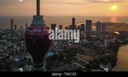 Colombo. 9 apr, 2019. Foto aerea adottate il 9 aprile 2019 mostra scenario in Colombo, Sri Lanka. Credito: Liu Dawei/Xinhua/Alamy Live News Foto Stock