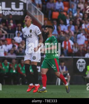 Valencia, Spagna. Il 12 maggio 2019. Rodrigo durante la partita di calcio tra Valencia CF e Deportivo Alaves il 12 maggio 2019 a Mestalla stadio a Valencia in Spagna. Cordon Premere Credito: CORDON PREMERE/Alamy Live News Foto Stock