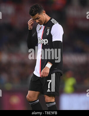 Roma, Italia. Il 12 maggio 2019. La Juve di Cristiano Ronaldo reagisce durante una serie di una partita di calcio tra Roma e Juventus FC a Roma, Italia, 12 maggio 2019. Roma ha vinto 2-0. Credito: Alberto Lingria/Xinhua/Alamy Live News Foto Stock