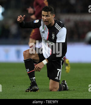 Roma, Italia. Il 12 maggio 2019. La Juve di Cristiano Ronaldo reagisce durante una serie di una partita di calcio tra Roma e Juventus FC a Roma, Italia, 12 maggio 2019. Roma ha vinto 2-0. Credito: Alberto Lingria/Xinhua/Alamy Live News Foto Stock