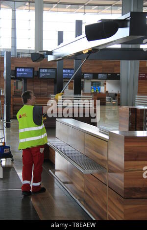 Berlino, Germania. 08 Maggio, 2019. Costruzione in corso della Berlin Brandenburg Airport (Flughafen Berlin Brandenburg "Willy Brandt') è visto l'8 maggio 2019, a Berlino, Germania. Credito: Martin Weiser/CTK foto/Alamy Live News Foto Stock