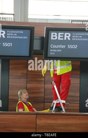 Berlino, Germania. 08 Maggio, 2019. Costruzione in corso della Berlin Brandenburg Airport (Flughafen Berlin Brandenburg "Willy Brandt') è visto l'8 maggio 2019, a Berlino, Germania. Credito: Martin Weiser/CTK foto/Alamy Live News Foto Stock