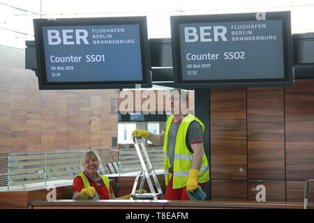 Berlino, Germania. 08 Maggio, 2019. Costruzione in corso della Berlin Brandenburg Airport (Flughafen Berlin Brandenburg "Willy Brandt') è visto l'8 maggio 2019, a Berlino, Germania. Credito: Martin Weiser/CTK foto/Alamy Live News Foto Stock