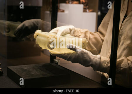 Londra, Regno Unito. 13 Maggio, 2019. Foto chiamata per ammenda cinese e belle le vendite giapponesi presso Bonhams New Bond street Credit: amer ghazzal/Alamy Live News Foto Stock