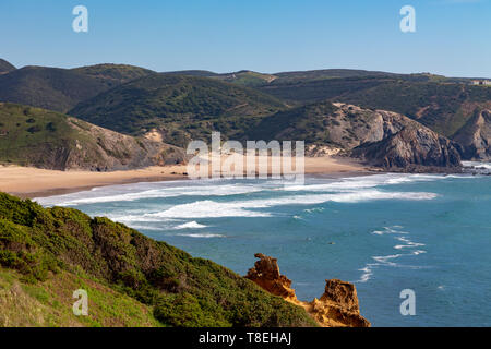 Praia do Amado in Costa Vicentina parco naturale all'Oceano Atlantico in Algarve, Portogallo. Foto Stock