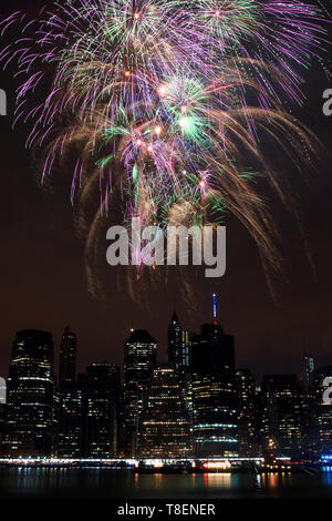 Macy's fuochi d'artificio del 4 luglio Foto Stock