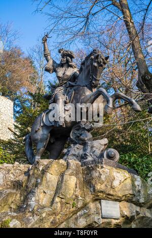 Francia, Isere, Grenoble, Jardin des Dauphins, statua equestre di Phillis de la Charce chiamato la Giovanna d Arco del DauphinÚ Foto Stock