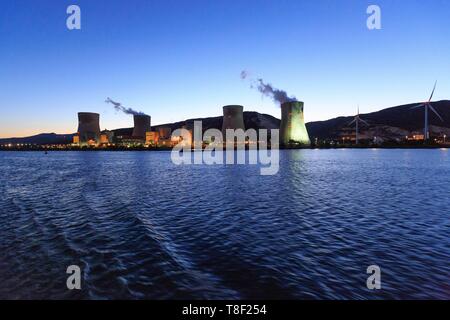 Francia, Ardeche, Cruas, Cruas Meysse Centrale Nucleare e delle turbine a vento, Le Rhone Foto Stock