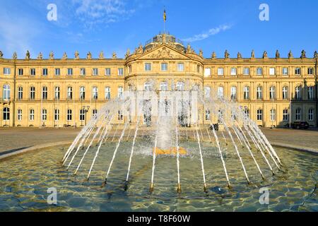 Germania, Bade Wurtemberg, Stoccarda, Schlossplatz (piazza del Castello), il Neues Schloss (castello nuovo) Foto Stock