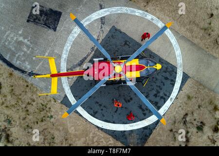 Francia, Gironde, Bordeaux, Dragon 33, Eurocoptere CE145 Protezione civile elicottero basato a Merignac e Lacanau, in carica di salvataggio in mare Foto Stock