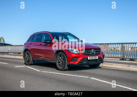 Red 2019 Mercedes-Benz GLC 250 AMG Edizione notturna sul lungomare, Southport, Merseyside, Regno Unito Foto Stock