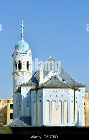 La Slovacchia, Bratislava, Chiesa di Santa Elisabetta, noto anche come il Blu la chiesa, consacrata nel 1913 e costruito da Budapest architetto Edmund Lechner in stile dell Art Nouveau ungherese Foto Stock