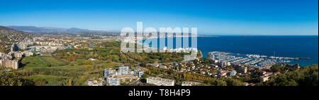 Francia, Alpes Maritimes, Mandelieu la Napoule e La Napoule golfo o la baia di Cannes in background Foto Stock