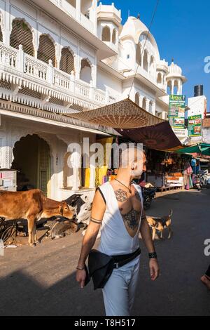 India Rajasthan, Pushkar, città santa per gli indù, bazar principale Foto Stock
