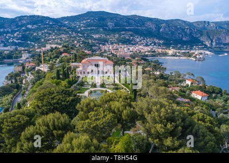 Francia, Alpes Maritimes, Saint Jean Cap Ferrat, villa e giardini Ephrussi de Rothschild (vista aerea) // Francia, Alpes-Maritimes (06), Saint-Jean-Cap. Foto Stock