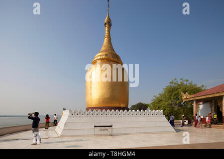 Bu Paya e Fiume Ayeyarwady, Old Bagan village, Mandalay regione, Myanmar, Asia Foto Stock