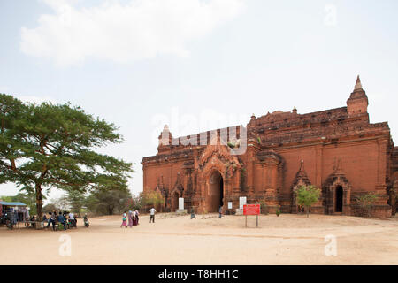 Tempio Pyathada, Old Bagan Zona villaggio, Mandalay regione, Myanmar, Asia Foto Stock