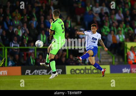 Nailsworth, UK. 13 Maggio, 2019. Kieron Morris di Tranmere Rovers germogli durante il cielo EFL scommettere League 2 Play Off semifinale partita tra Forest Green Rovers e Tranmere Rovers al nuovo prato, Nailsworth, in Inghilterra il 13 maggio 2019. Foto di Dave Peters. Solo uso editoriale, è richiesta una licenza per uso commerciale. Nessun uso in scommesse, giochi o un singolo giocatore/club/league pubblicazioni. Credit: UK Sports Pics Ltd/Alamy Live News Foto Stock