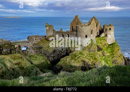 Regno Unito e Irlanda del Nord, Ulster, County Antrim, Dunluce Castle Foto Stock