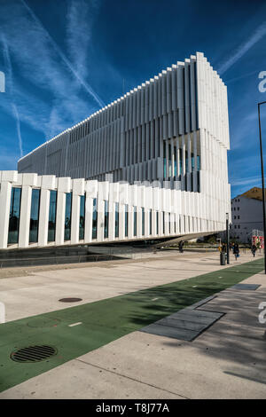 Lisbona architettura moderna immagine che mostra un meraviglioso pezzo di architettura di Lisbona, sede di EDP Foto Stock