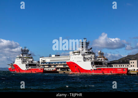 AHTS Offshore Anchor Handling Tug Supply vessels Siem Emerald e Siem opale, ormeggiato a Dokkeskjaerskaien (Dokkeskjaerskaien) terminale nel porto di B Foto Stock