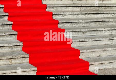 Tappeto rosso lungo sulla vasta fasi di costruzione Foto Stock