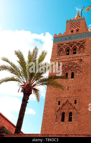 La Moschea di Koutoubia minaret nella vecchia medina di Marrakech, Marocco Foto Stock