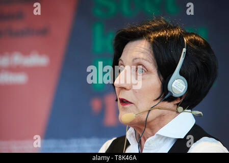 Praga/ REPUBBLICA CECA - Maggio 10, 2019: Libro mondo Praga 2019 - 25rd Fiera internazionale del libro. Herta Muller Premio Nobel per la Letteratura a parlare sul palco Foto Stock