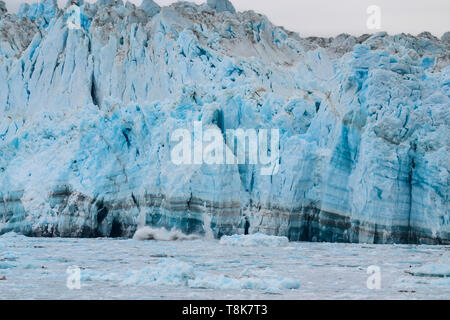 Ghiacciaio in Alaska visto dalla nave da crociera Foto Stock