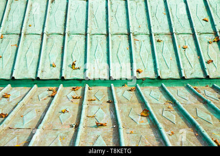 Dettaglio di un vecchio tetto in rame del XVIII secolo (Austria - Europa) Foto Stock