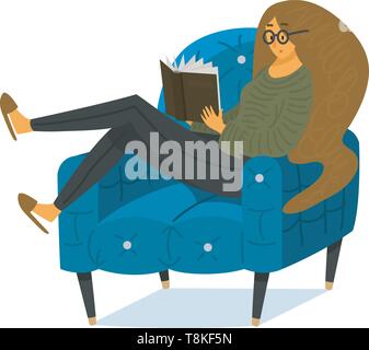 Un ventilatore di libri è una donna seduta sul divano. Elegante amante della letteratura con gli occhiali. Illustrazione Vettoriale