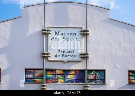 Francia, Rhone, Villeurbanne, Emile Zola street, ex Raphael de Barros Sports House Foto Stock