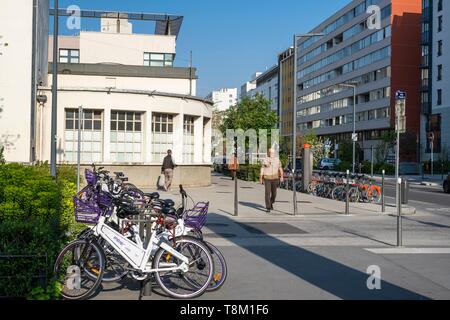 Francia, Rhone, Villeurbanne, Emile Zola street Foto Stock