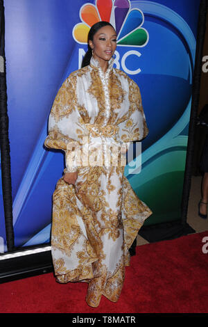 13 maggio 2019 - New York, New York, Stati Uniti - 13 maggio 2019 - New York, New York - Yaya Dacosta all'NBC 2019/2020 di fronte, al Four Seasons Hotel. Credito fotografico: LJ Fotos/AdMedia Foto Stock
