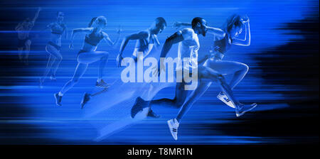 Giovani afro-americani e caucasian uomini e donne isolate in esecuzione su blu di sfondo per studio. Silhouette di jogging gli atleti con le ombre in luce al neon. Spostamento o movimento. Collage creativi. Foto Stock