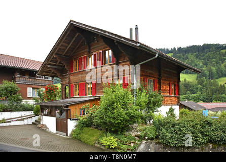 Erlenbach im Simmental village. Il cantone di Berna. Svizzera Foto Stock