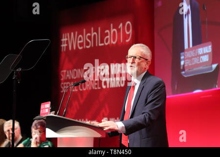 Jeremy Corbyn, leader del partito laburista, parla alla manodopera delegati e visitatori presso la Welsh conferenza del lavoro a Venue Cymru dotate: Jeremy Corbyn dove: Llandudno, Regno Unito quando: 13 Apr 2019 Credit: WENN.com Foto Stock