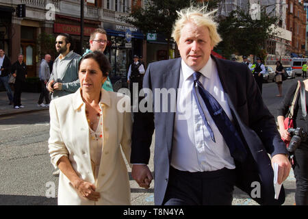 Boris Johnson e la moglie Marina Wheeler a Londra il 11 settembre 2011. Foto Stock